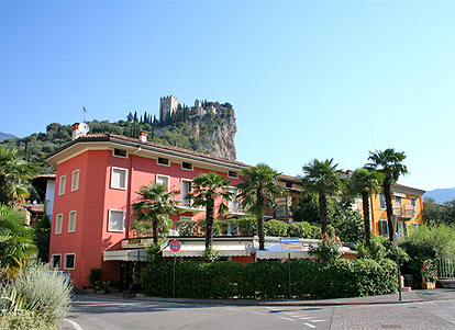 Hotel Sole Holiday - Arco - Gardasee